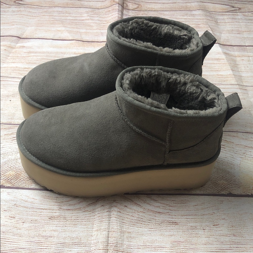 NWOT UGG Classic Ultra Mini Platform Antilope Suede‎ Ankle Boots Size 8 Women